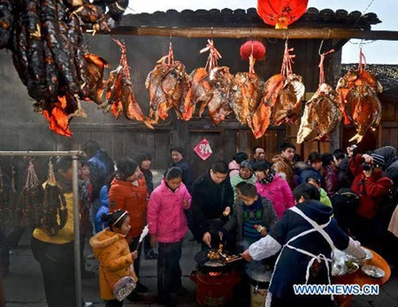 Trung Quốc ngập tràn màu đỏ ảnh 9