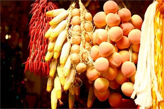 Người Hà Nội nhộn nhịp sắm đồ trang trí Tết ảnh 3 Người Hà Nội nhộn nhịp sắm đồ trang trí Tết