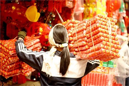 Người Hà Nội nhộn nhịp sắm đồ trang trí Tết ảnh 16 Người Hà Nội nhộn nhịp sắm đồ trang trí Tết