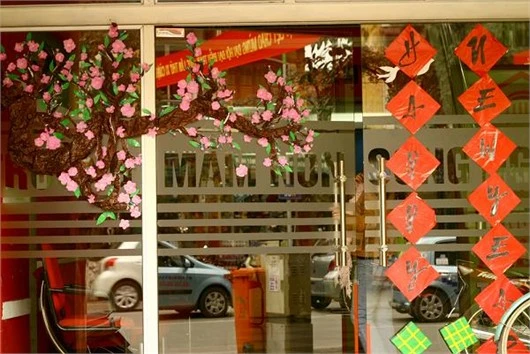 Người Hà Nội nhộn nhịp sắm đồ trang trí Tết