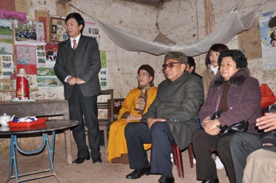 Lạng Sơn: Tặng quà giúp bà con nghèo đón Xuân Tân Mão ảnh 3