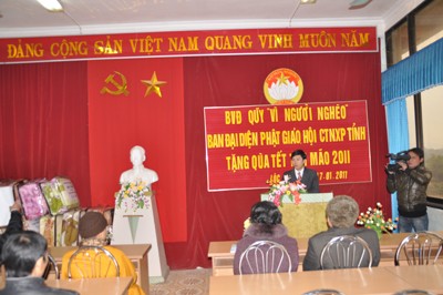 Lạng Sơn: Tặng quà giúp bà con nghèo đón Xuân Tân Mão ảnh 6