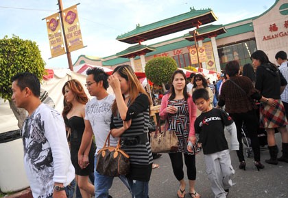 Sôi động chợ Tết Nam Cali ảnh 2