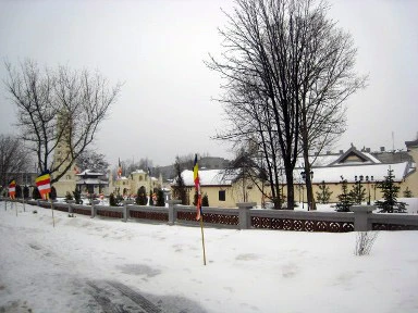 Chùa Trúc Lâm trong tuyết Đông Âu.