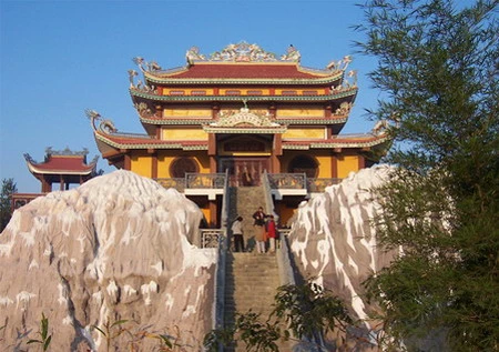 Chính điện của Việt Nam Phật Quốc Tự.