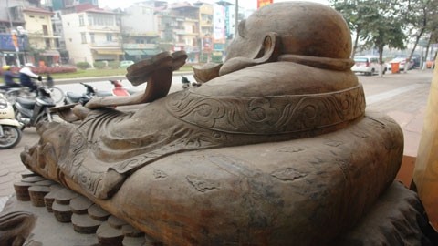 Chiêm ngưỡng tượng Thần Tài cười lớn nhất VN ảnh 1 dilac.jpg