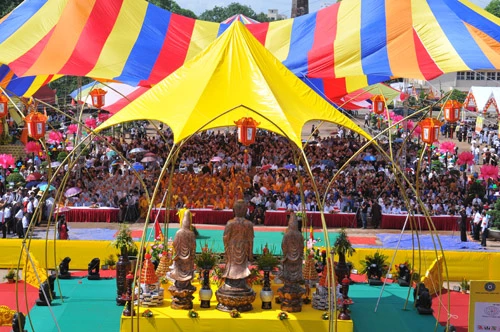 Lễ Khai mạc Đại lễ Phật giáo kỷ niệm 1.000 năm Thăng Long – Hà Nội. Ảnh: Chí Giác Thông