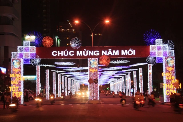 Sắc xuân đã về trên đường phố Nha Trang ảnh 12