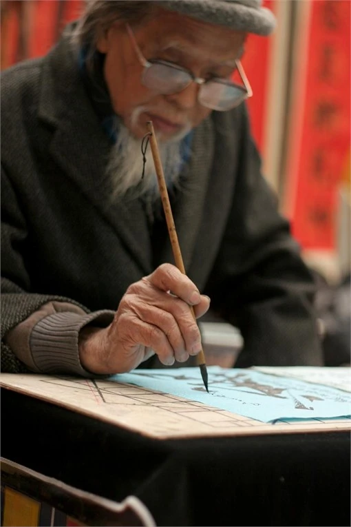 Đua nhau đến xin chữ trên 'phố ông Đồ'