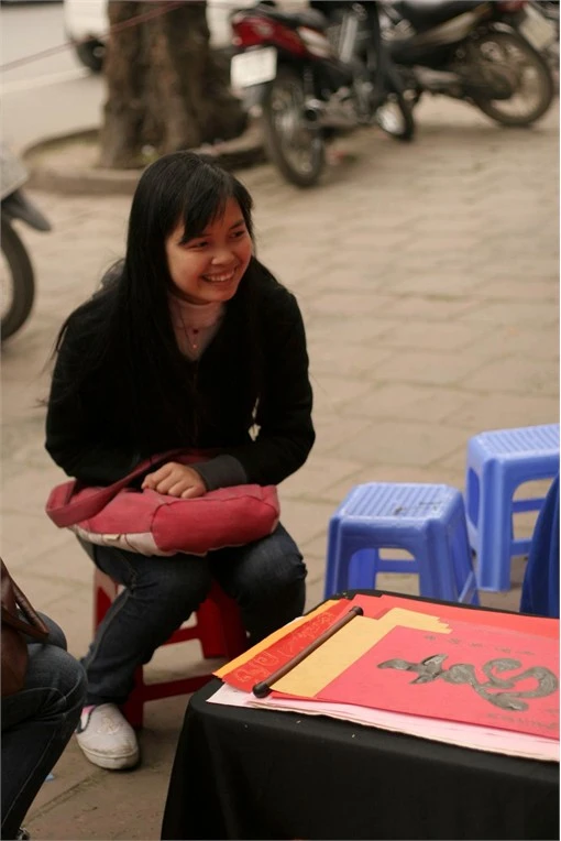 Đua nhau đến xin chữ trên 'phố ông Đồ'