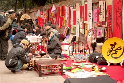 Đua nhau đến xin chữ trên 'phố ông Đồ'