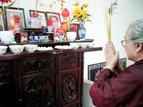 Nén hương ngày Tết ảnh 2