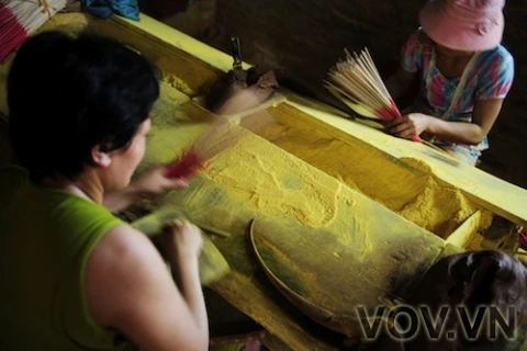 Nén hương ngày Tết ảnh 6