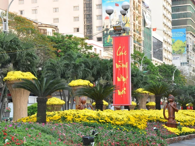 Thiệp đỏ mừng Xuân"