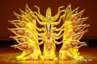 Múa nghệ thuật tại Băng Cốc, Thái Lan. (Ảnh: Tân Hoa Xã) Múa nghệ thuật tại Băng Cốc, Thái Lan. (Ảnh: Tân Hoa Xã)