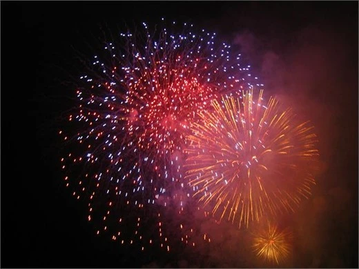 Clip pháo hoa trong thời khắc giao thừa