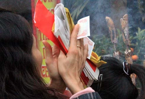 Ai cũng mong năm mới có sức khỏe dồi dào, thành đạt trên mọi lĩnh vực. Ảnh: Hà Anh
