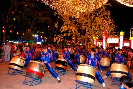 TP.HCM: Đón giao thừa tại ngôi chùa lớn nhất ảnh 5 TP.HCM: Đón giao thừa tại ngôi chùa lớn nhất ảnh 5