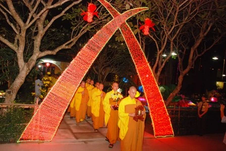 TP.HCM: Đón giao thừa tại ngôi chùa lớn nhất ảnh 2