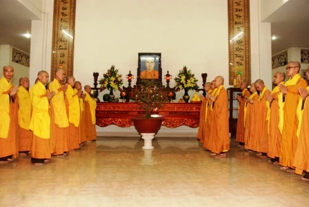 TP.HCM: Đón giao thừa tại ngôi chùa lớn nhất ảnh 12