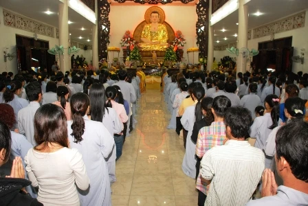 TP.HCM: Đón giao thừa tại ngôi chùa lớn nhất ảnh 11