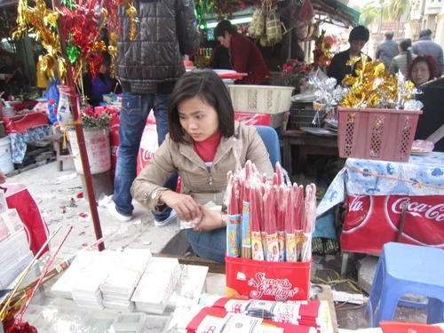 Dịch vụ đổi tiền ở Bia Bà