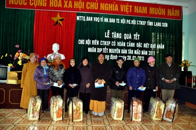 Lạng Sơn: Ban Đại diện Phật giáo tỉnh thăm, tặng quà Tết cho các hộ nghèo trong tỉnh ảnh 13 Lạng Sơn: Ban Đại diện Phật giáo tỉnh thăm, tặng quà Tết cho các hộ nghèo trong tỉnh ảnh 13