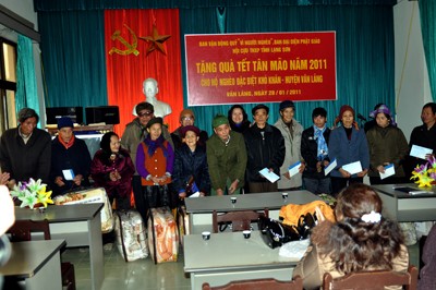 Lạng Sơn: Ban Đại diện Phật giáo tỉnh thăm, tặng quà Tết cho các hộ nghèo trong tỉnh ảnh 14 Lạng Sơn: Ban Đại diện Phật giáo tỉnh thăm, tặng quà Tết cho các hộ nghèo trong tỉnh ảnh 14