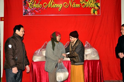 Lạng Sơn: Ban Đại diện Phật giáo tỉnh thăm, tặng quà Tết cho các hộ nghèo trong tỉnh ảnh 21 Lạng Sơn: Ban Đại diện Phật giáo tỉnh thăm, tặng quà Tết cho các hộ nghèo trong tỉnh ảnh 21