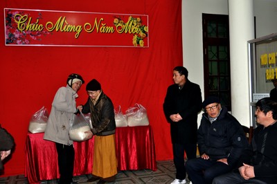 Lạng Sơn: Ban Đại diện Phật giáo tỉnh thăm, tặng quà Tết cho các hộ nghèo trong tỉnh ảnh 22 Lạng Sơn: Ban Đại diện Phật giáo tỉnh thăm, tặng quà Tết cho các hộ nghèo trong tỉnh ảnh 22