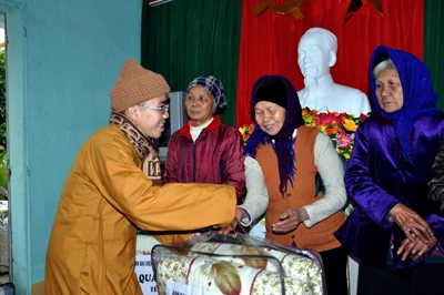 Lạng Sơn: Ban Đại diện Phật giáo tỉnh thăm, tặng quà Tết cho các hộ nghèo trong tỉnh ảnh 24