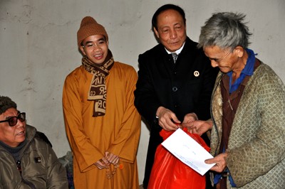 Lạng Sơn: Ban Đại diện Phật giáo tỉnh thăm, tặng quà Tết cho các hộ nghèo trong tỉnh ảnh 27 Lạng Sơn: Ban Đại diện Phật giáo tỉnh thăm, tặng quà Tết cho các hộ nghèo trong tỉnh ảnh 27