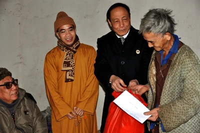 Lạng Sơn: Ban Đại diện Phật giáo tỉnh thăm, tặng quà Tết cho các hộ nghèo trong tỉnh ảnh 27