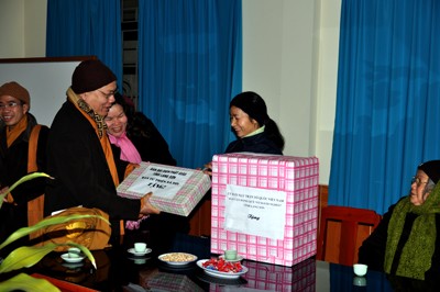 Lạng Sơn: Ban Đại diện Phật giáo tỉnh thăm, tặng quà Tết cho các hộ nghèo trong tỉnh ảnh 2 Lạng Sơn: Ban Đại diện Phật giáo tỉnh thăm, tặng quà Tết cho các hộ nghèo trong tỉnh ảnh 2