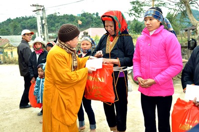 Lạng Sơn: Ban Đại diện Phật giáo tỉnh thăm, tặng quà Tết cho các hộ nghèo trong tỉnh ảnh 11 Lạng Sơn: Ban Đại diện Phật giáo tỉnh thăm, tặng quà Tết cho các hộ nghèo trong tỉnh ảnh 11