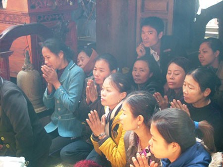 Hà Tĩnh: Chùa Hương Tích tấp nập du khách đầu năm ảnh 4 Hà Tĩnh: Chùa Hương Tích tấp nập du khách đầu năm ảnh 4