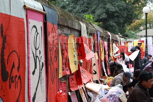 Chùm ảnh: Tấp nập xin chữ đầu năm ảnh 10