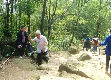 Hà Tĩnh: Chùa Hương Tích tấp nập du khách đầu năm ảnh 3