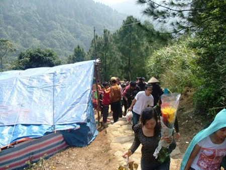 Hà Tĩnh: Chùa Hương Tích tấp nập du khách đầu năm ảnh 8