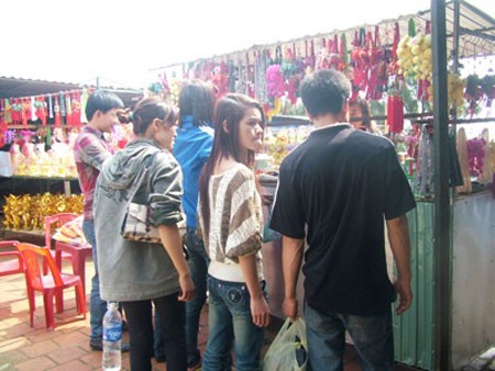 Hà Tĩnh: Chùa Hương Tích tấp nập du khách đầu năm ảnh 9 Hà Tĩnh: Chùa Hương Tích tấp nập du khách đầu năm ảnh 9