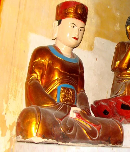 Tượng Thái hoàng Thái hậu Nguyễn Thị Ngọc Toàn (vợ Hoàng đế Mạc Đăng Dung).