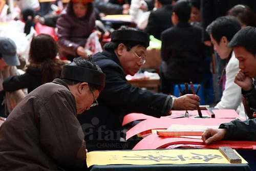 Chùm ảnh: Tấp nập xin chữ đầu năm ảnh 9