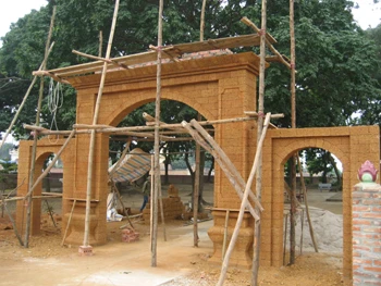 Ly kỳ chuyện chế tác đá ong ảnh 1