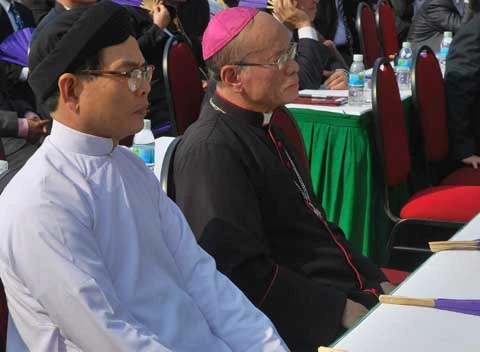 Tham dự buổi lễ có đại diện giáo phẩm Thiên chúa giáo và đạo Cao đài