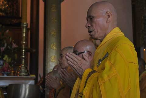 Thành tâm cầu cho "mưa thuận gió hòa", nhân dân no ấm. Thành tâm cầu cho