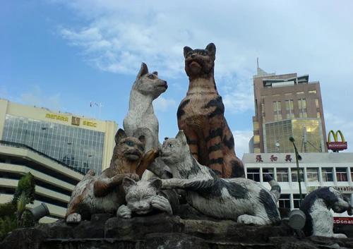 Đầu xuân tới thăm thành phố mèo tại Malaysia ảnh 1