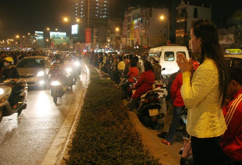 Tắc nghẽn giao thông vì lễ dâng sao giải hạn ảnh 5