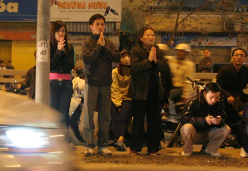 Tắc nghẽn giao thông vì lễ dâng sao giải hạn ảnh 18