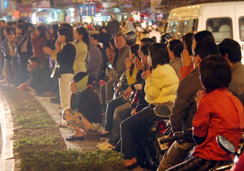 Tắc nghẽn giao thông vì lễ dâng sao giải hạn ảnh 17