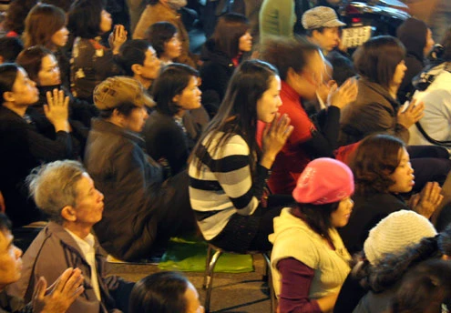 Tắc nghẽn giao thông vì lễ dâng sao giải hạn ảnh 13